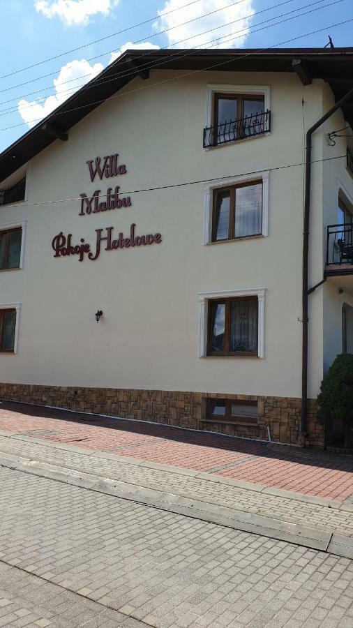 Willa Malibu 乌斯特龙 外观 照片